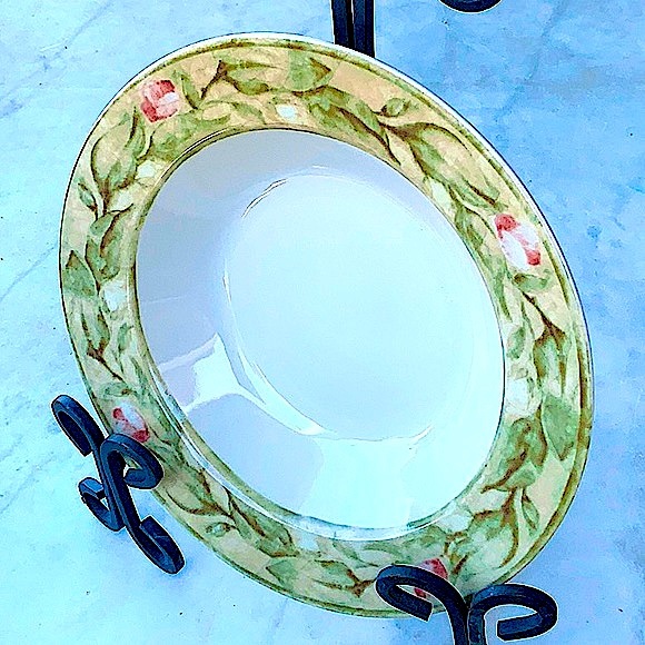 222 FIFTH ROSE BOUQUETS LARGE SOUP BOWL STONEWARE 9 1/8TH INCH - Picture 4 of 6